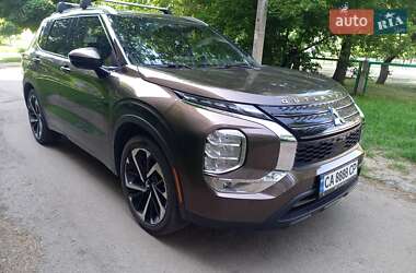 Позашляховик / Кросовер Mitsubishi Outlander 2022 в Черкасах