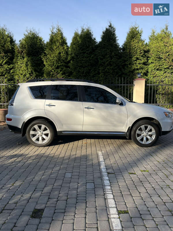 Позашляховик / Кросовер Mitsubishi Outlander 2011 в Василькові