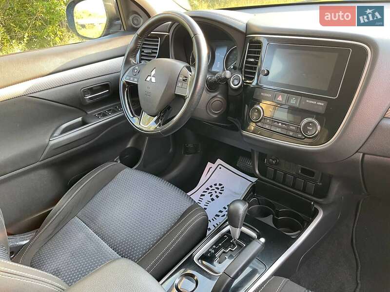 Позашляховик / Кросовер Mitsubishi Outlander 2017 в Богородчанах фото 17 Позашляховик / Кросовер Mitsubishi Outlander 2017 в Богородчанах