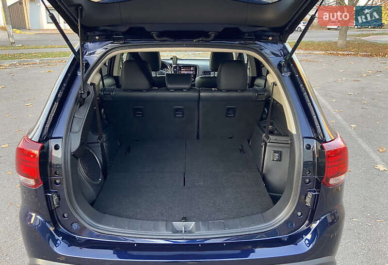 Внедорожник / Кроссовер Mitsubishi Outlander 2018 в Киеве