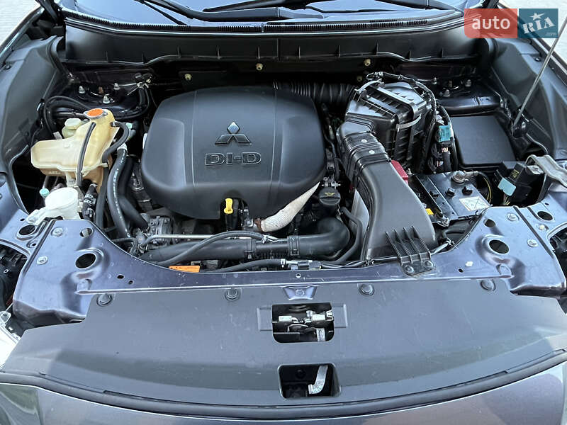 Внедорожник / Кроссовер Mitsubishi Outlander 2012 в Виннице