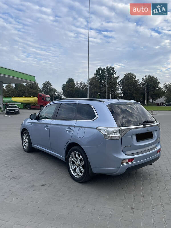Позашляховик / Кросовер Mitsubishi Outlander 2014 в Житомирі