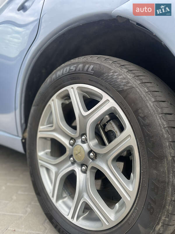 Позашляховик / Кросовер Mitsubishi Outlander 2014 в Житомирі