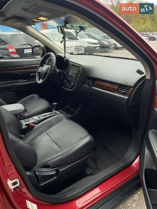 Внедорожник / Кроссовер Mitsubishi Outlander 2014 в Днепре фото 8 Внедорожник / Кроссовер Mitsubishi Outlander 2014 в Днепре