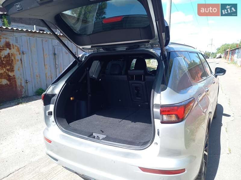 Позашляховик / Кросовер Mitsubishi Outlander 2022 в Черкасах фото 12 Позашляховик / Кросовер Mitsubishi Outlander 2022 в Черкасах