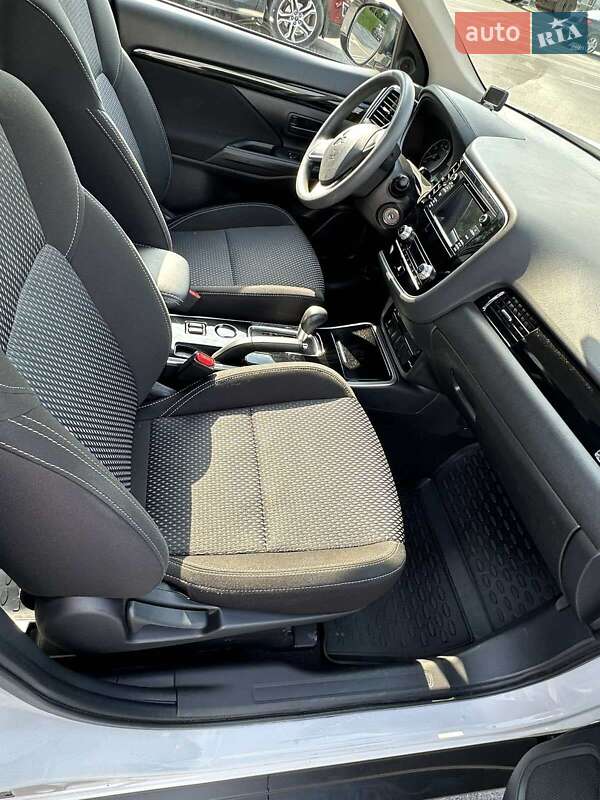 Внедорожник / Кроссовер Mitsubishi Outlander 2019 в Одессе фото 53 Внедорожник / Кроссовер Mitsubishi Outlander 2019 в Одессе