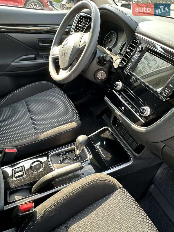 Внедорожник / Кроссовер Mitsubishi Outlander 2019 в Одессе фото 55 Внедорожник / Кроссовер Mitsubishi Outlander 2019 в Одессе