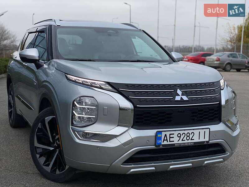 Позашляховик / Кросовер Mitsubishi Outlander 2022 в Дніпрі