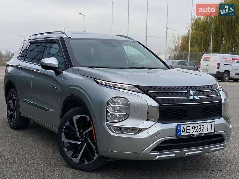 Позашляховик / Кросовер Mitsubishi Outlander 2022 в Дніпрі