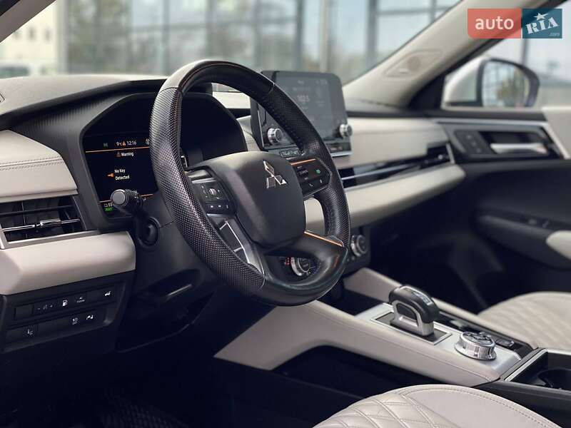 Позашляховик / Кросовер Mitsubishi Outlander 2022 в Дніпрі