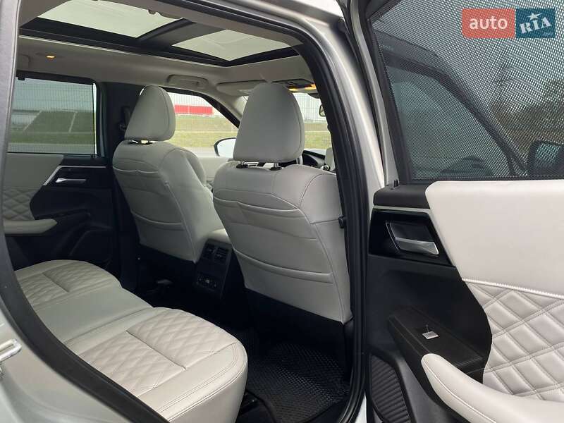 Позашляховик / Кросовер Mitsubishi Outlander 2022 в Дніпрі