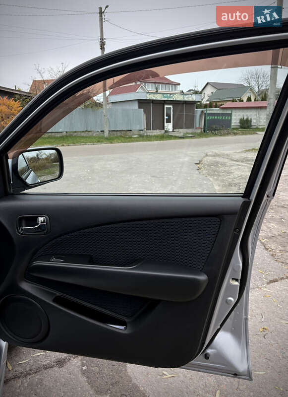 Внедорожник / Кроссовер Mitsubishi Outlander 2007 в Киеве фото 31 Внедорожник / Кроссовер Mitsubishi Outlander 2007 в Киеве