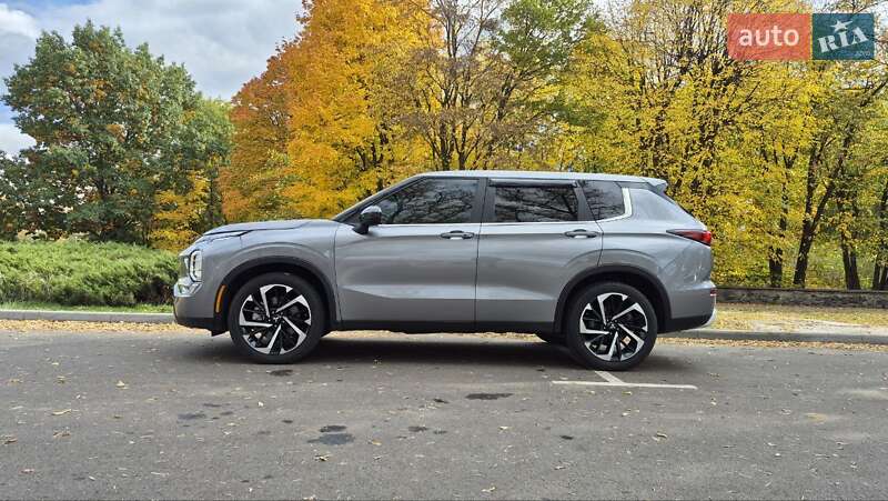 Позашляховик / Кросовер Mitsubishi Outlander 2021 в Черкасах