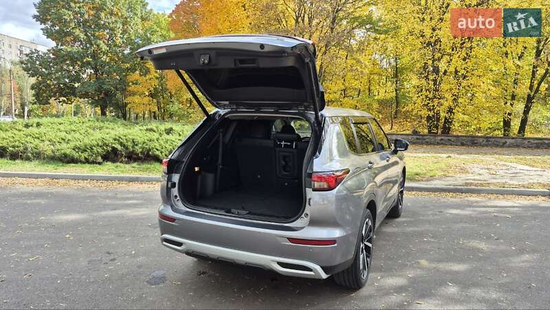 Позашляховик / Кросовер Mitsubishi Outlander 2021 в Черкасах