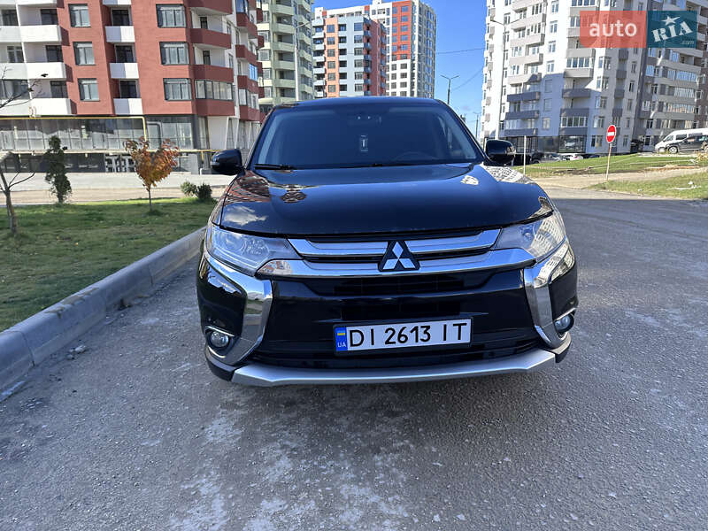 Внедорожник / Кроссовер Mitsubishi Outlander 2015 в Тернополе