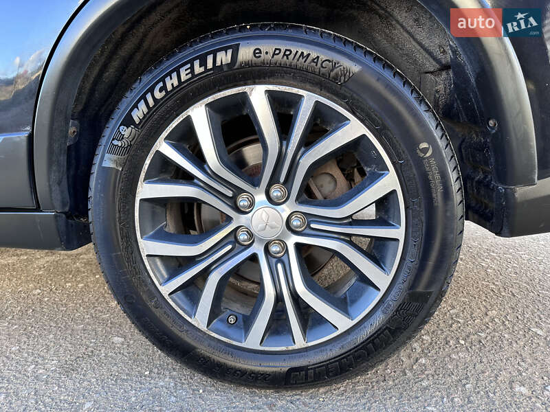 Внедорожник / Кроссовер Mitsubishi Outlander 2015 в Тернополе