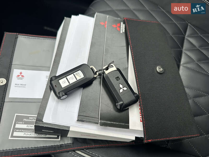 Внедорожник / Кроссовер Mitsubishi Outlander 2020 в Киеве