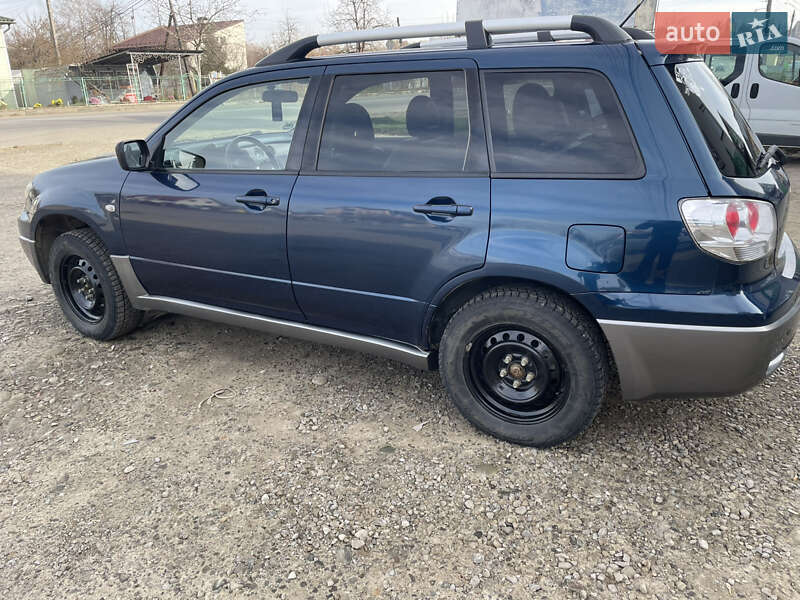 Внедорожник / Кроссовер Mitsubishi Outlander 2004 в Коломые