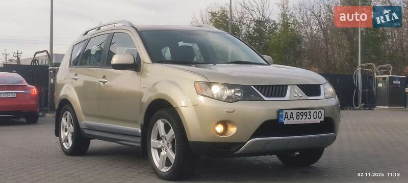 Внедорожник / Кроссовер Mitsubishi Outlander 2009 в Киеве