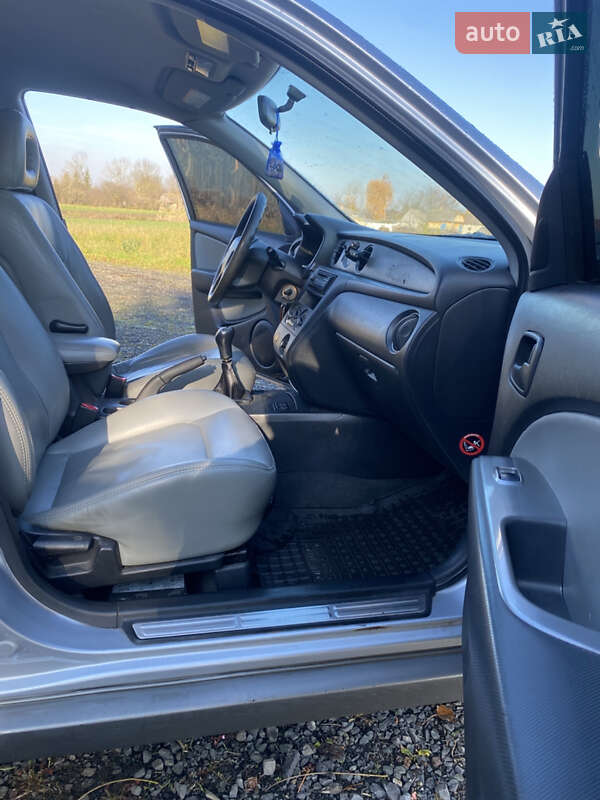 Внедорожник / Кроссовер Mitsubishi Outlander 2003 в Ковеле фото 11 Внедорожник / Кроссовер Mitsubishi Outlander 2003 в Ковеле