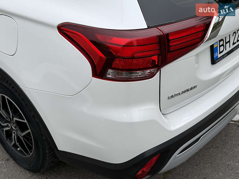 Внедорожник / Кроссовер Mitsubishi Outlander 2021 в Одессе фото 7 Внедорожник / Кроссовер Mitsubishi Outlander 2021 в Одессе