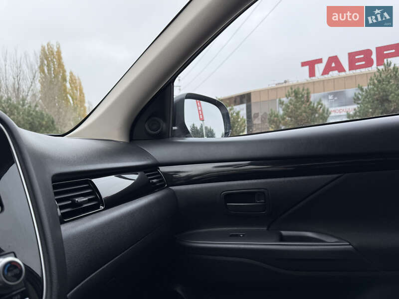 Внедорожник / Кроссовер Mitsubishi Outlander 2021 в Одессе фото 27 Внедорожник / Кроссовер Mitsubishi Outlander 2021 в Одессе