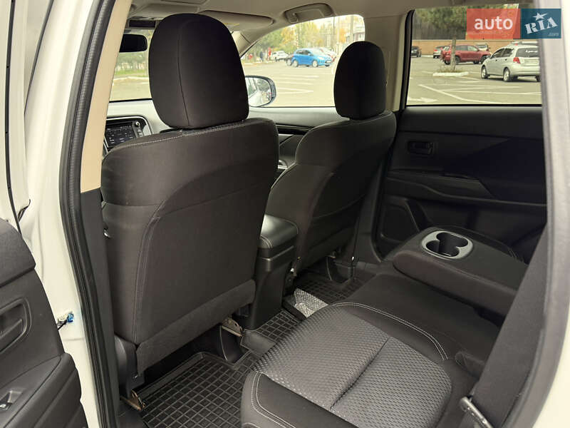 Внедорожник / Кроссовер Mitsubishi Outlander 2021 в Одессе фото 30 Внедорожник / Кроссовер Mitsubishi Outlander 2021 в Одессе