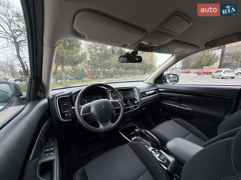 Внедорожник / Кроссовер Mitsubishi Outlander 2021 в Одессе фото 33 Внедорожник / Кроссовер Mitsubishi Outlander 2021 в Одессе