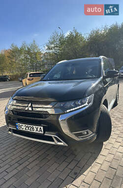 Позашляховик / Кросовер Mitsubishi Outlander 2020 в Львові