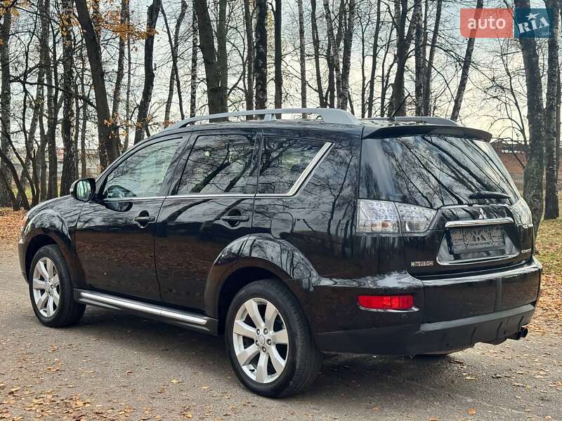 Позашляховик / Кросовер Mitsubishi Outlander 2011 в Охтирці