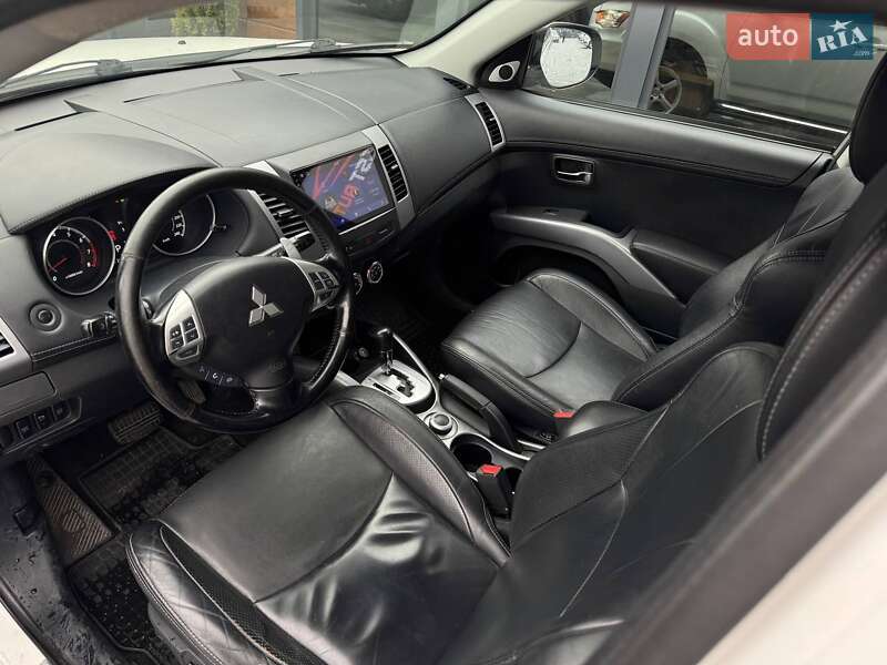 Позашляховик / Кросовер Mitsubishi Outlander 2010 в Рівному