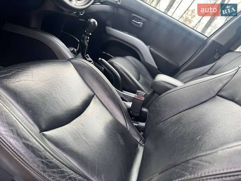 Позашляховик / Кросовер Mitsubishi Outlander 2011 в Охтирці