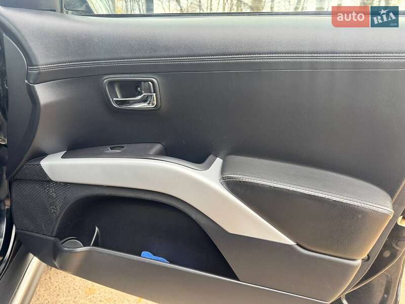 Позашляховик / Кросовер Mitsubishi Outlander 2011 в Охтирці