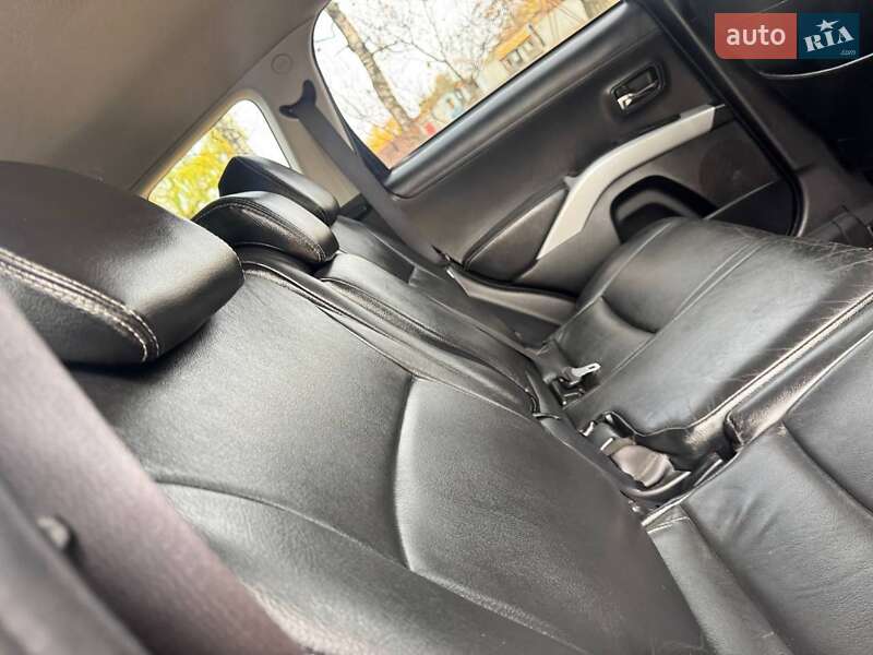 Позашляховик / Кросовер Mitsubishi Outlander 2011 в Охтирці