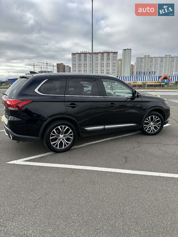 Внедорожник / Кроссовер Mitsubishi Outlander 2017 в Киеве фото 5 Внедорожник / Кроссовер Mitsubishi Outlander 2017 в Киеве