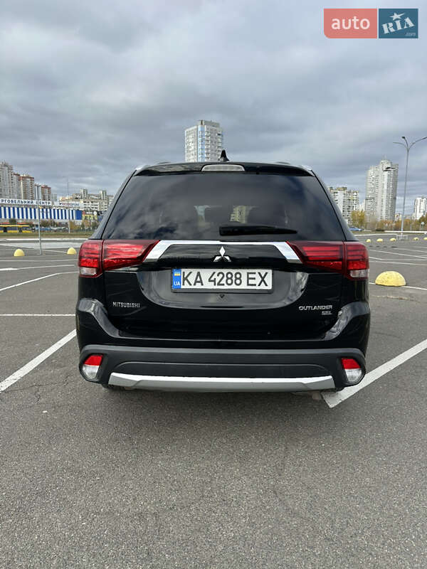 Внедорожник / Кроссовер Mitsubishi Outlander 2017 в Киеве фото 24 Внедорожник / Кроссовер Mitsubishi Outlander 2017 в Киеве