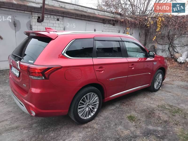 Внедорожник / Кроссовер Mitsubishi Outlander 2019 в Киеве