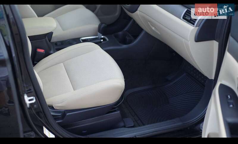 Внедорожник / Кроссовер Mitsubishi Outlander 2015 в Черновцах