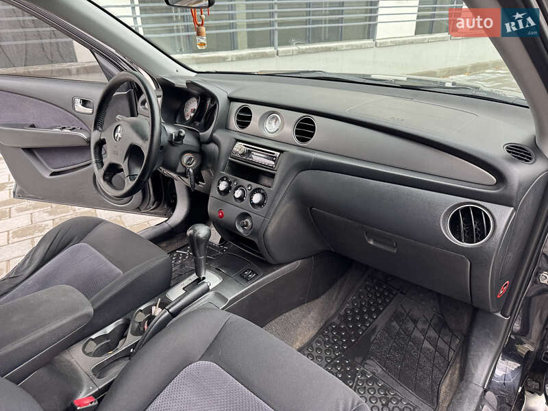 Внедорожник / Кроссовер Mitsubishi Outlander 2005 в Ровно фото 11 Внедорожник / Кроссовер Mitsubishi Outlander 2005 в Ровно