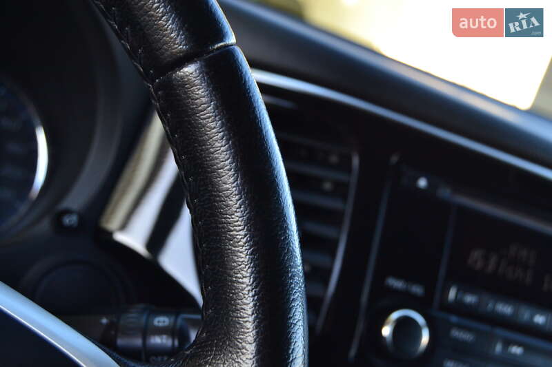 Внедорожник / Кроссовер Mitsubishi Outlander 2013 в Дрогобыче