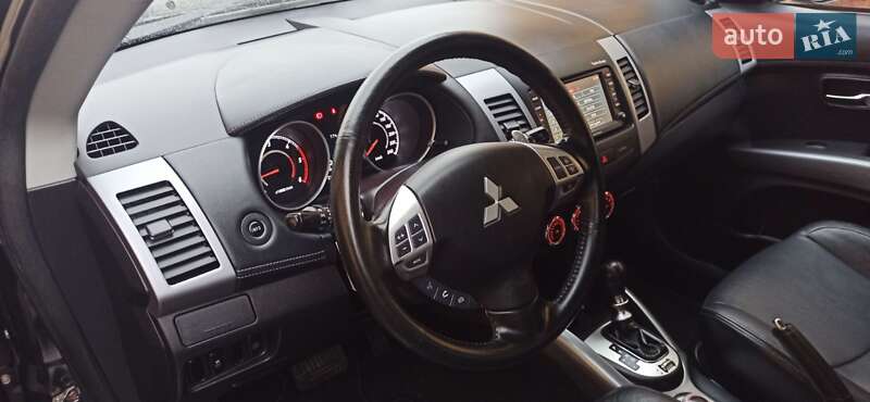 Внедорожник / Кроссовер Mitsubishi Outlander 2011 в Черновцах фото 21 Внедорожник / Кроссовер Mitsubishi Outlander 2011 в Черновцах