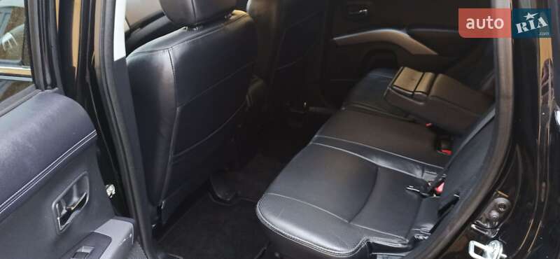 Внедорожник / Кроссовер Mitsubishi Outlander 2011 в Черновцах фото 29 Внедорожник / Кроссовер Mitsubishi Outlander 2011 в Черновцах