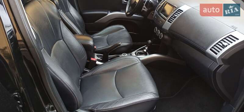 Внедорожник / Кроссовер Mitsubishi Outlander 2011 в Черновцах фото 36 Внедорожник / Кроссовер Mitsubishi Outlander 2011 в Черновцах