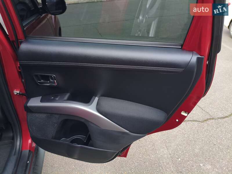 Внедорожник / Кроссовер Mitsubishi Outlander 2012 в Кривом Роге фото 23 Внедорожник / Кроссовер Mitsubishi Outlander 2012 в Кривом Роге