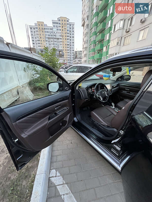 Внедорожник / Кроссовер Mitsubishi Outlander 2018 в Одессе