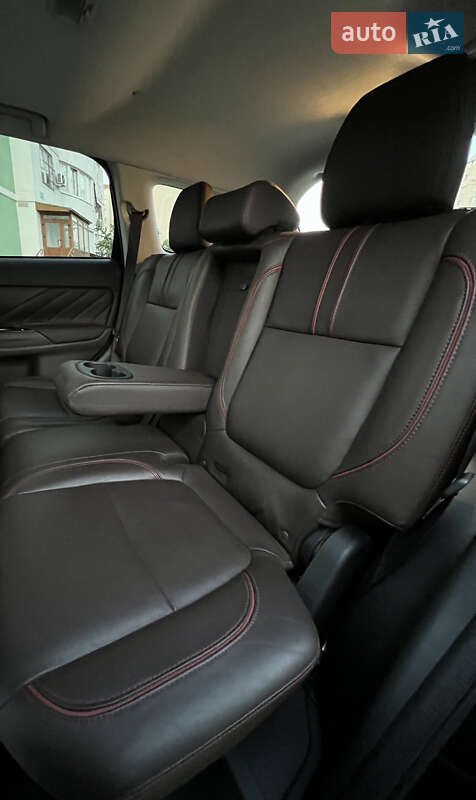 Внедорожник / Кроссовер Mitsubishi Outlander 2018 в Одессе