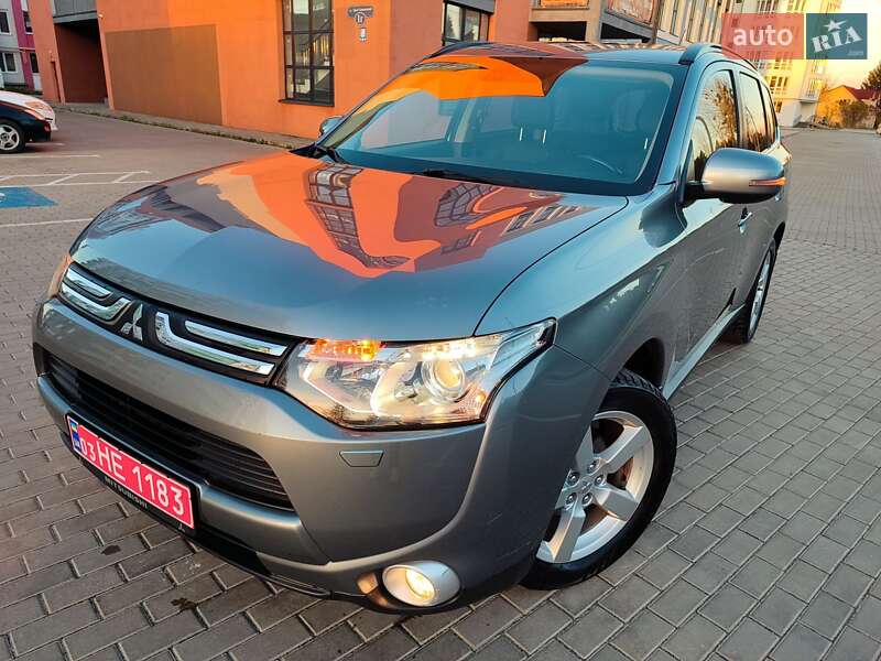 Внедорожник / Кроссовер Mitsubishi Outlander 2013 в Львове