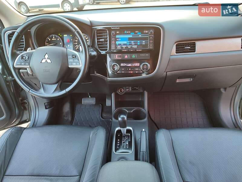 Внедорожник / Кроссовер Mitsubishi Outlander 2013 в Львове