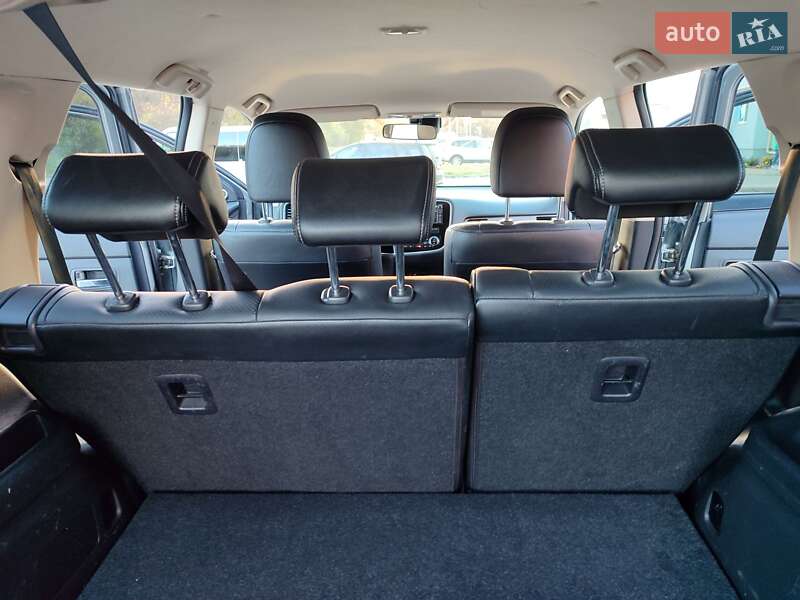 Внедорожник / Кроссовер Mitsubishi Outlander 2013 в Львове