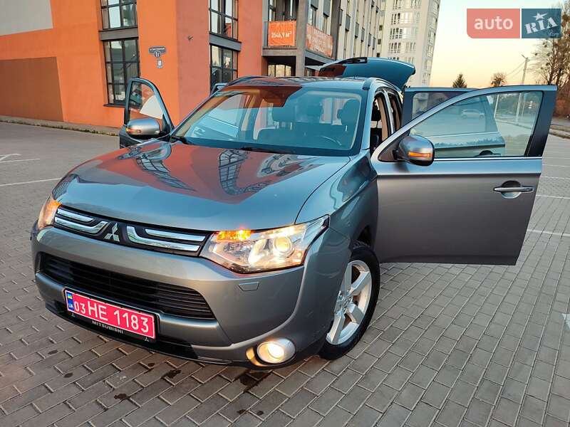 Внедорожник / Кроссовер Mitsubishi Outlander 2013 в Львове
